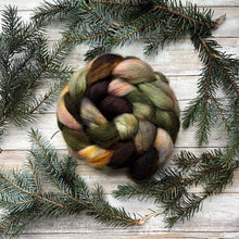 Load image into Gallery viewer, Kent Romney Hand Dyed Combed Top - "Daydream" - Spinning Fiber - Soft Fiber for Spinning Socks - Wool Roving