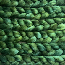 Load image into Gallery viewer, Perendale Hand Dyed Combed Top - &quot;Moss&quot; - Spinning Fiber - Soft Fiber for Spinning Socks - Wool Roving
