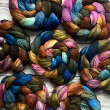 Load image into Gallery viewer, Free Spirit - Mixed Blue Faced Leicester BFL Hand Dyed Combed Top - Spinning Fiber - 26 Micron - BFL for Spinning - Wool Roving
