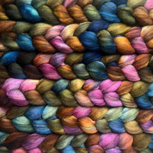 Load image into Gallery viewer, Free Spirit - Mixed Blue Faced Leicester BFL Hand Dyed Combed Top - Spinning Fiber - 26 Micron - BFL for Spinning - Wool Roving
