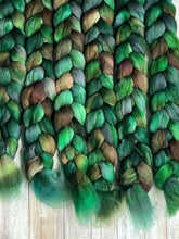 Load image into Gallery viewer, Kent Romney Hand Dyed Combed Top - &quot;Coven&quot; - Spinning Fiber - Soft Fiber for Spinning Socks - Wool Roving
