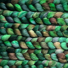 Load image into Gallery viewer, Kent Romney Hand Dyed Combed Top - &quot;Coven&quot; - Spinning Fiber - Soft Fiber for Spinning Socks - Wool Roving
