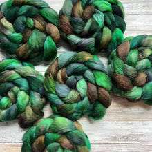 Load image into Gallery viewer, Kent Romney Hand Dyed Combed Top - &quot;Coven&quot; - Spinning Fiber - Soft Fiber for Spinning Socks - Wool Roving
