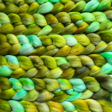 Load image into Gallery viewer, Corriedale Hand Dyed Combed Top - &quot;Potion&quot; - Spinning Fiber - Roving - Soft Fiber for Spinning Socks
