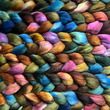 Load image into Gallery viewer, Organic Merino “Free Spirit&quot; - Hand Dyed Combed Top - 23 Micron Merino - Soft Spinning Fiber Roving Felting Weaving Handspinning
