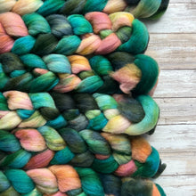 Load image into Gallery viewer, Eider Hand Dyed Combed Top - &quot;Spritely&quot; - Spinning Fiber - Fiber for Spinning Socks - Rare Breed Wool Roving for Felting Weaving
