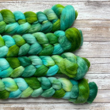 Load image into Gallery viewer, Eider Hand Dyed Combed Top - &quot;Healing Touch&quot; - Spinning Fiber - Fiber for Spinning Socks - Rare Breed Wool Roving for Felting Weaving
