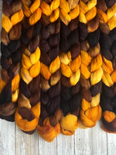 Load image into Gallery viewer, Perendale Hand Dyed Combed Top - &quot;Crisp&quot; - Spinning Fiber - Soft Fiber for Spinning Socks - Wool Roving
